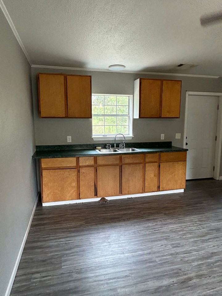 10101 Fawn Ln - Photo 4 of 14