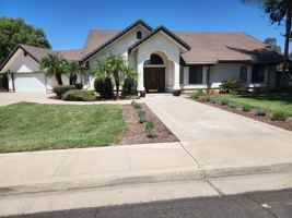 featured image of 3714 W Woodside Ave