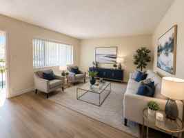 featured image of 628 E 53rd St