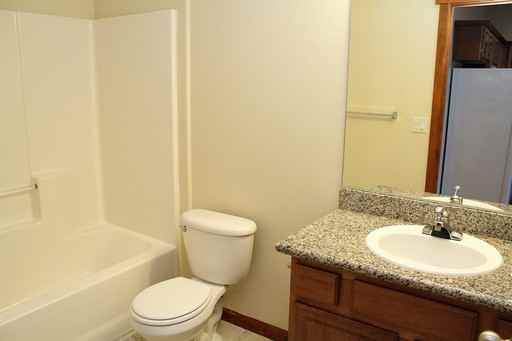 Elaine Station Apartments - Photo 6 of 32