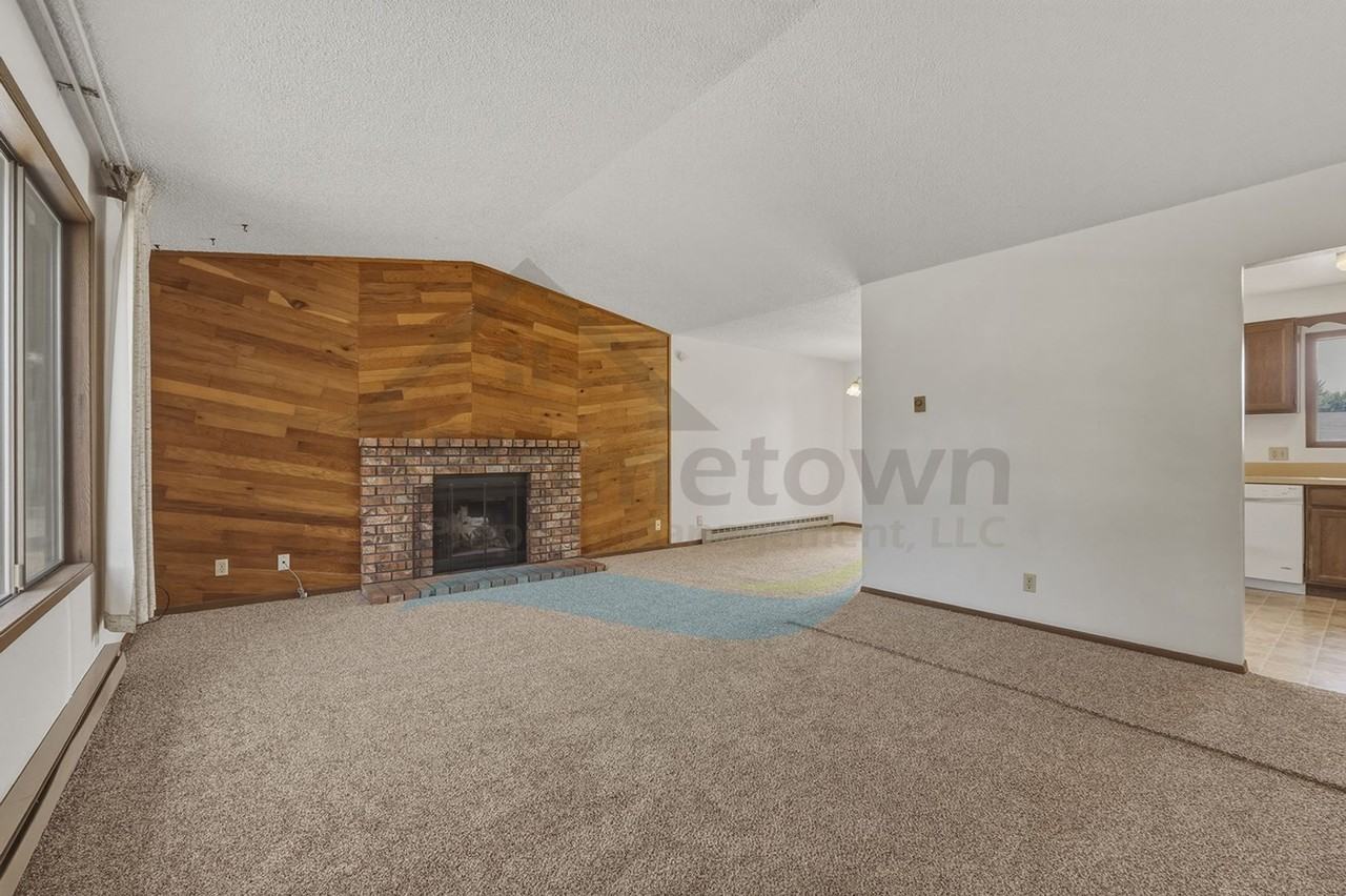 4424 Redding Rd - Photo 7 of 50