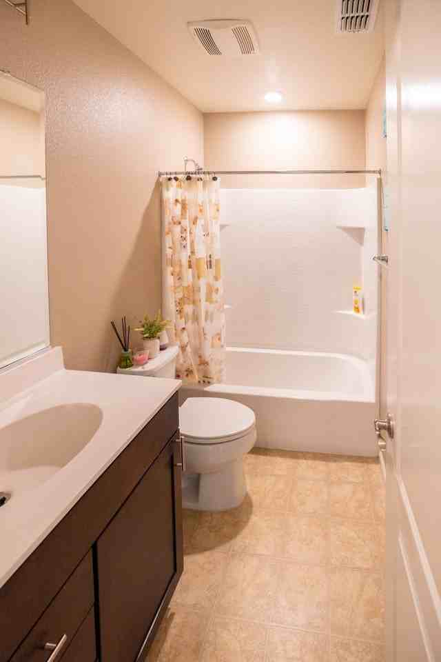 526 Barcelona Loop - Photo 6 of 25