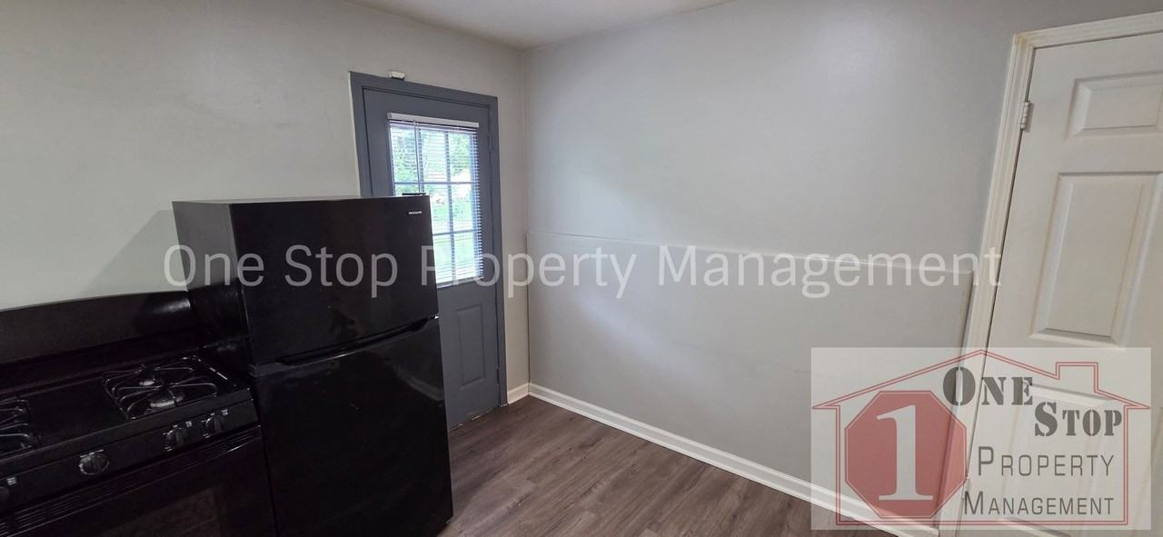 10906 Newton Ave - Photo 6 of 20