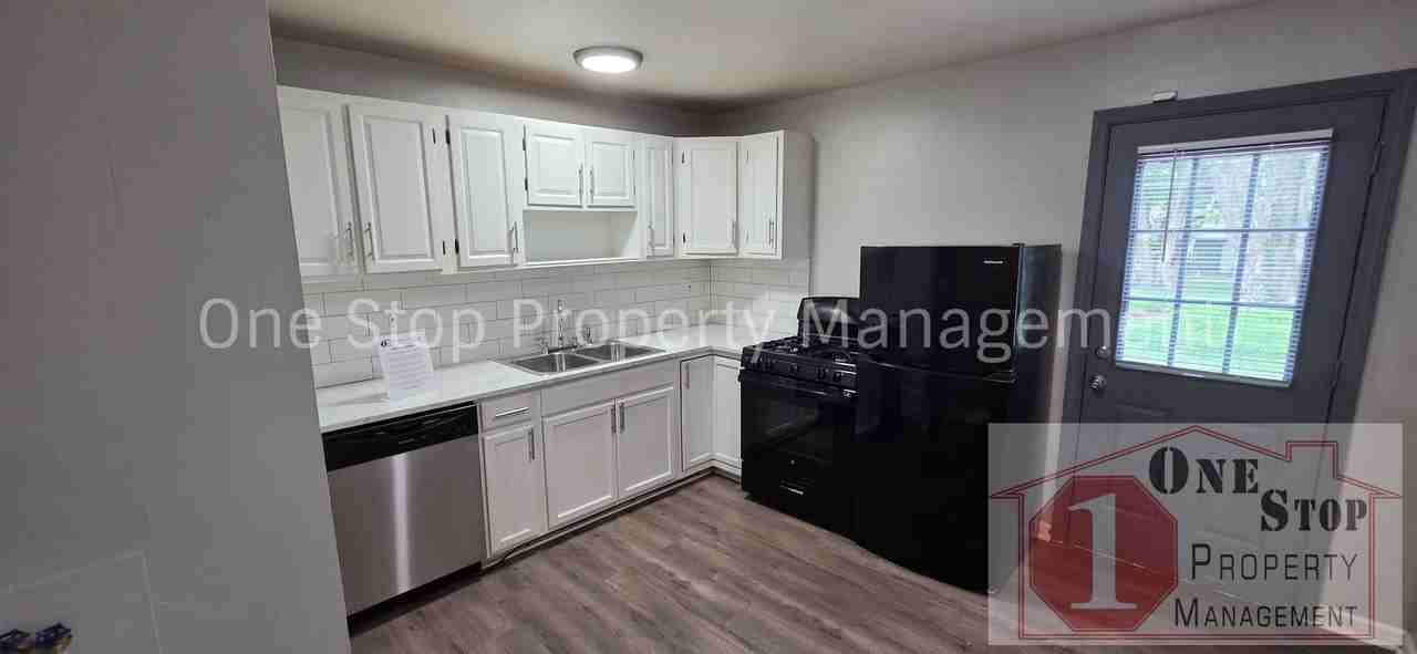 10906 Newton Ave - Photo 7 of 20