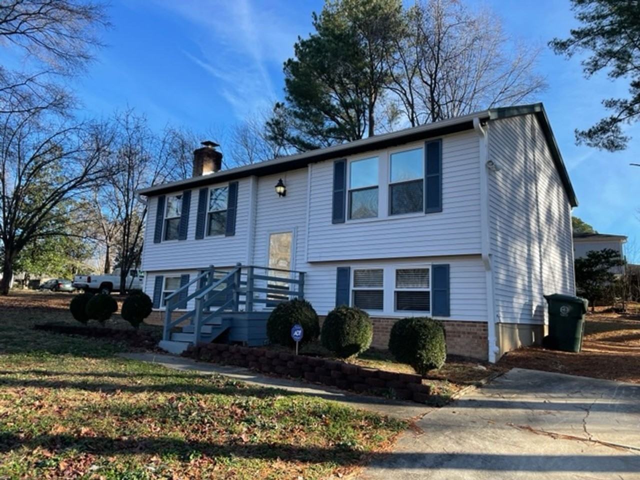 101 Indigo Dr - Photo 2 of 35