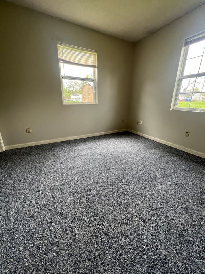 405 Fonville St Apt B - Photo 6 of 10