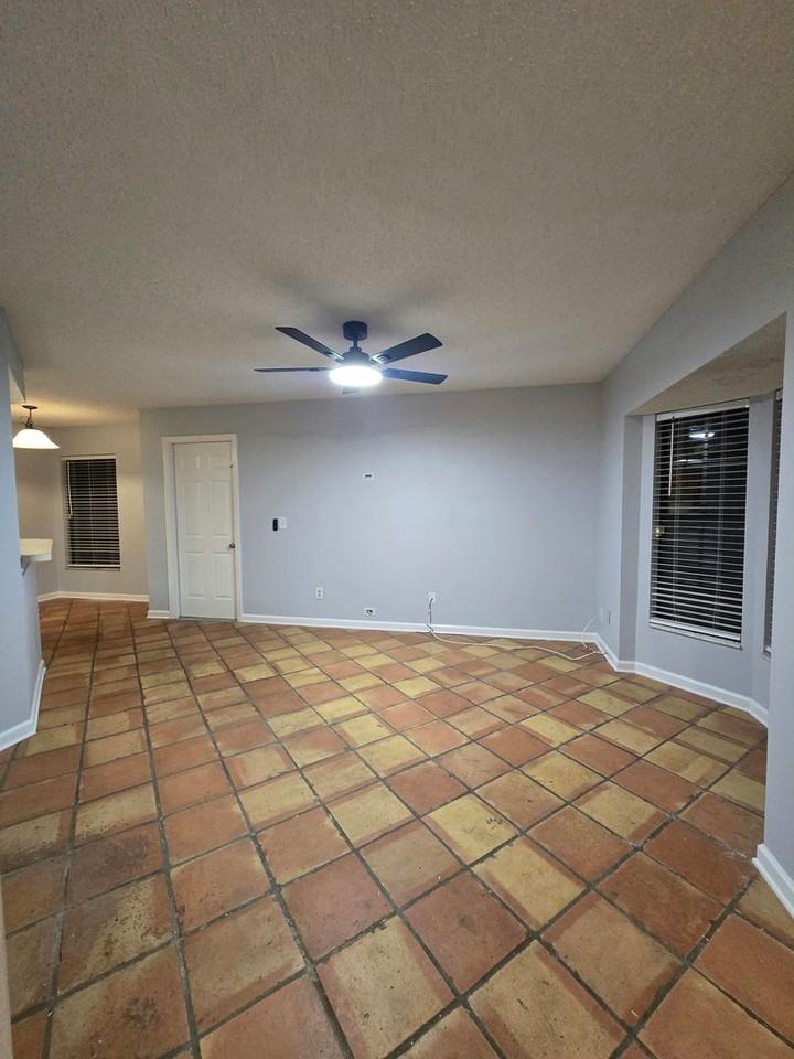 1030 Knoll Wood Ct - Photo 6 of 50