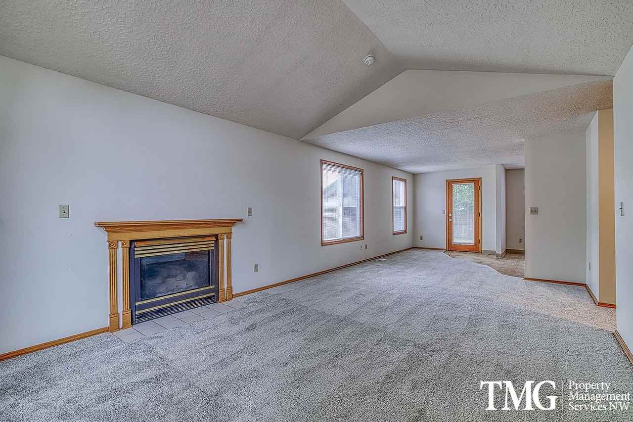 2611 Ne 99th Ave - Photo 3 of 30