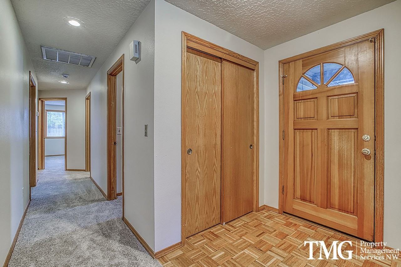 2611 Ne 99th Ave - Photo 4 of 30
