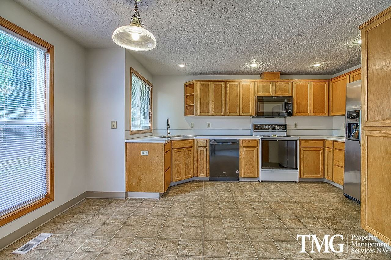 2611 Ne 99th Ave - Photo 6 of 30
