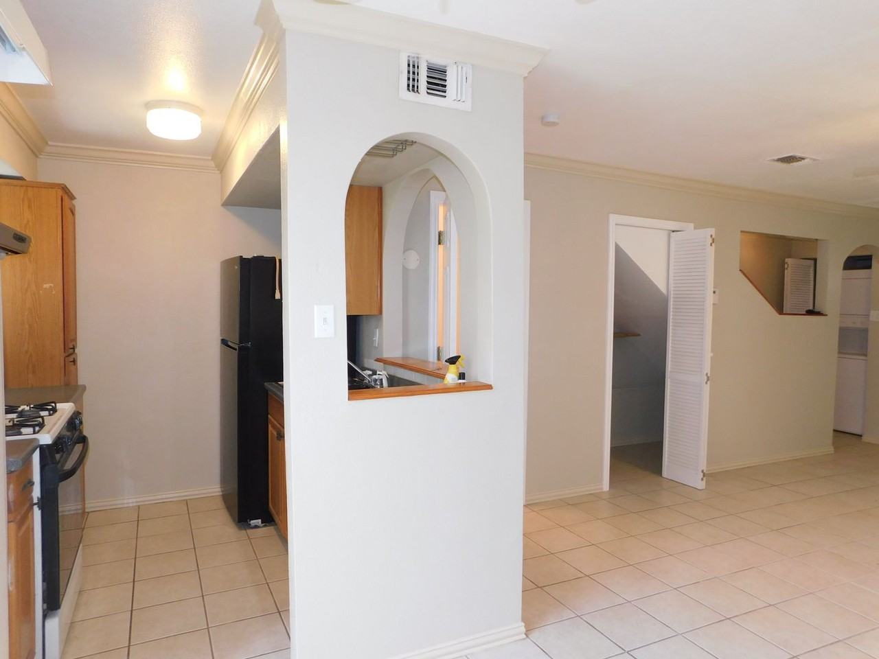 7322 Oak Manor Dr - Photo 5 of 17