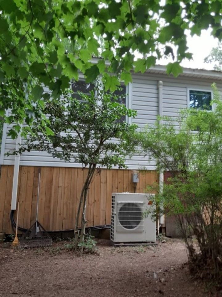 143 Wainwright Rd - Photo 3 of 16