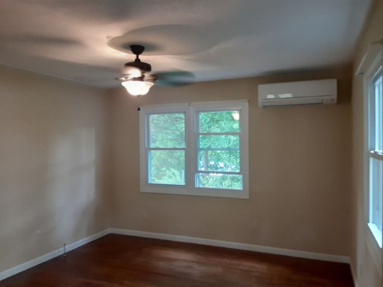 143 Wainwright Rd - Photo 6 of 16