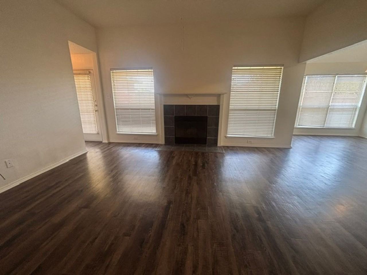 1024 Carlin Ln - Photo 5 of 29