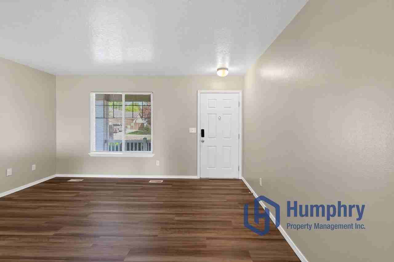 2243 N Cougar Way - Photo 6 of 47