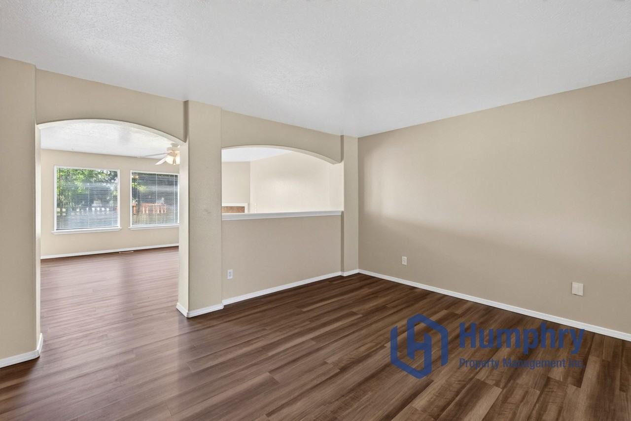 2243 N Cougar Way - Photo 7 of 47