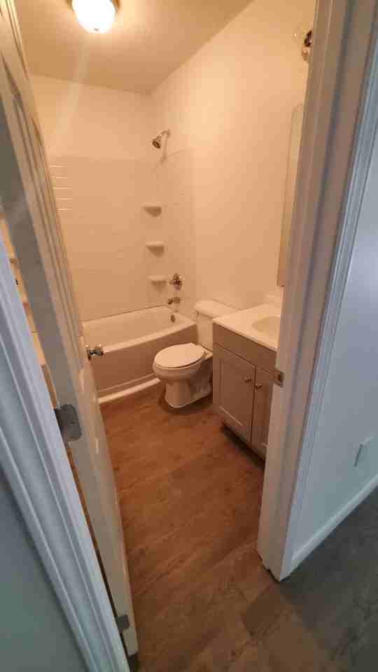 903 Locust St - Photo 6 of 9