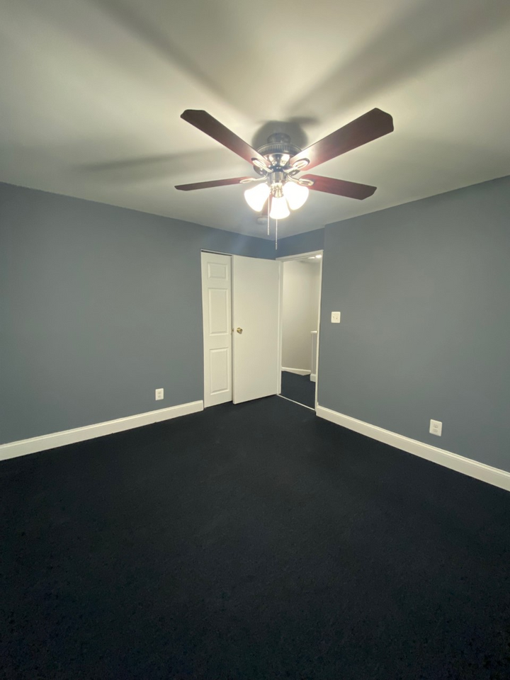 2009 Dineen Dr - Photo 5 of 10