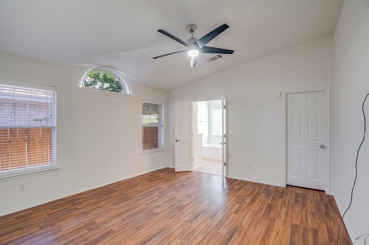 900 Fenway Park Ct - Photo 5 of 20