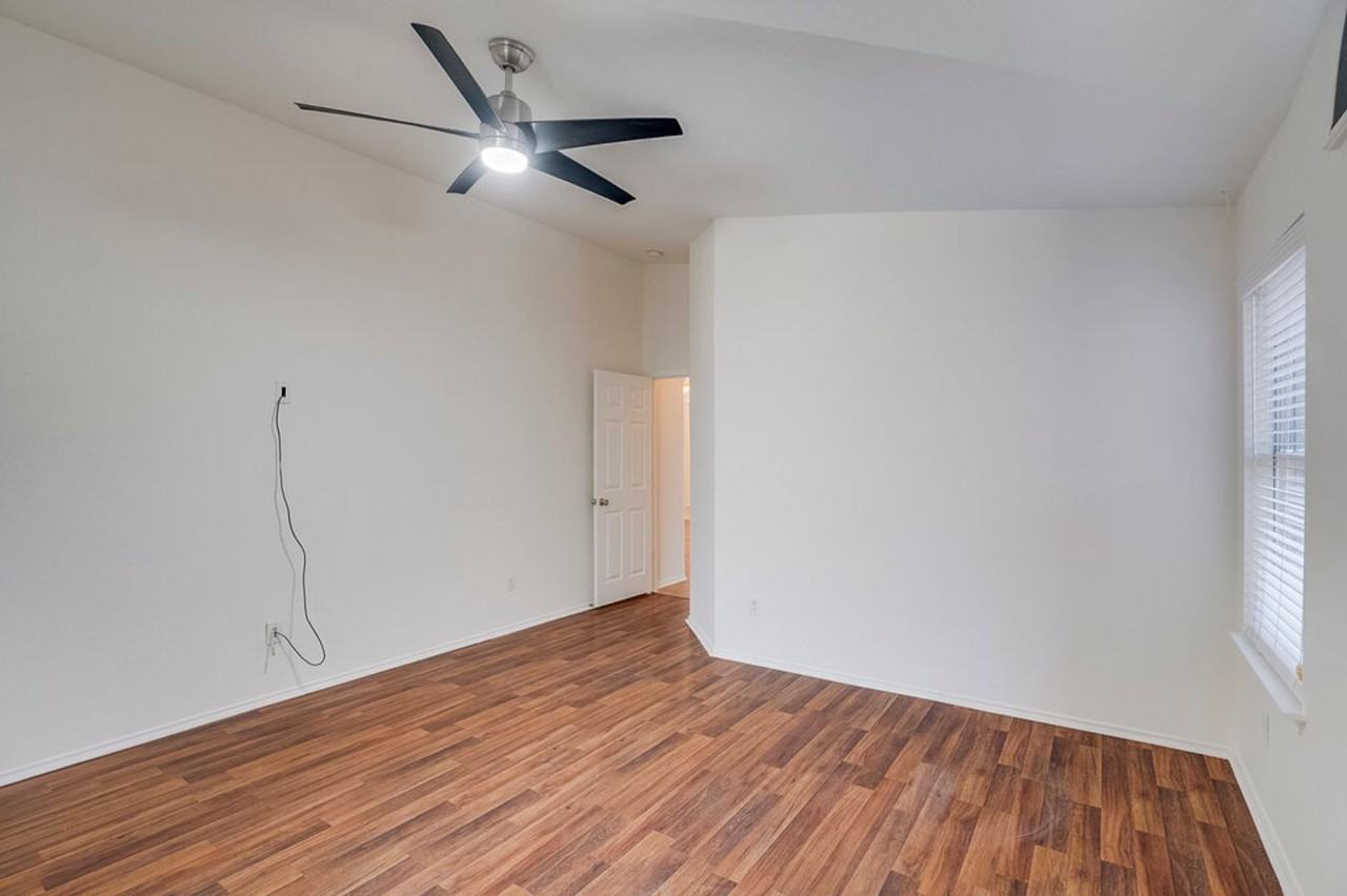 900 Fenway Park Ct - Photo 6 of 20
