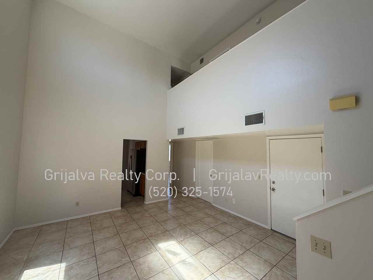 1634 E Calle Grandiosa - Photo 4 of 17