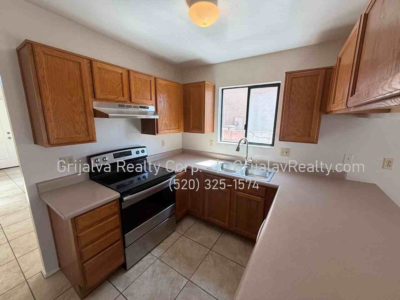1634 E Calle Grandiosa - Photo 6 of 17