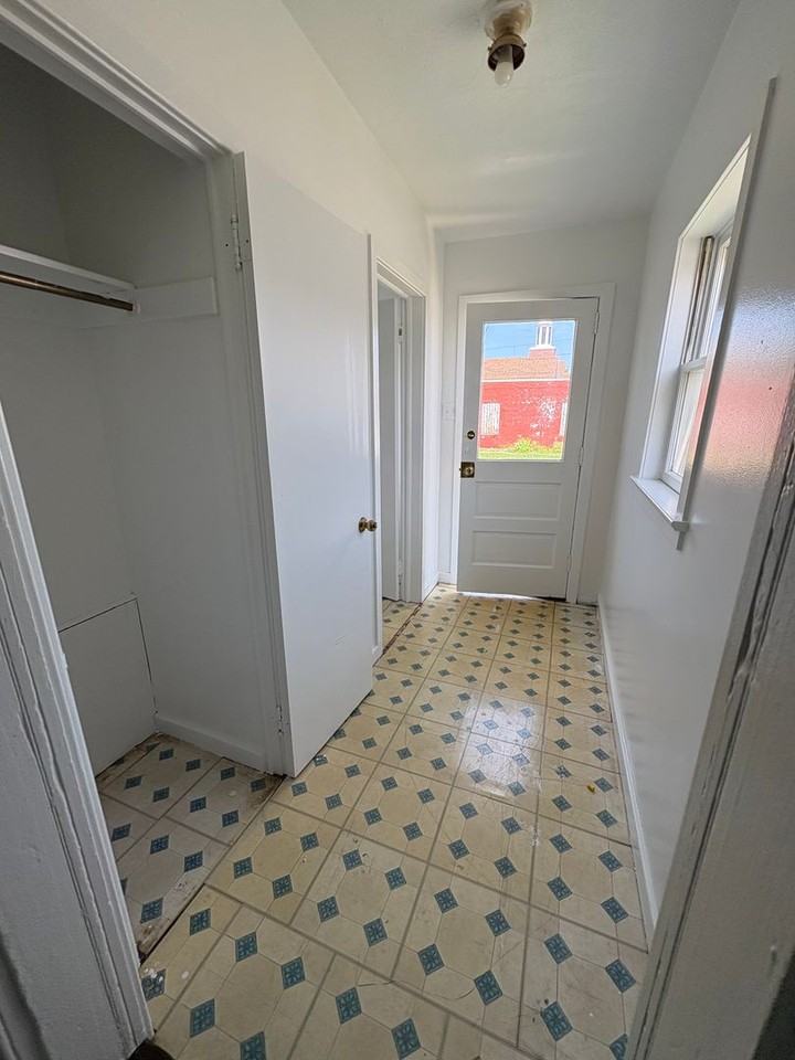 1701 W Philadelphia St #1 - Photo 5 of 7