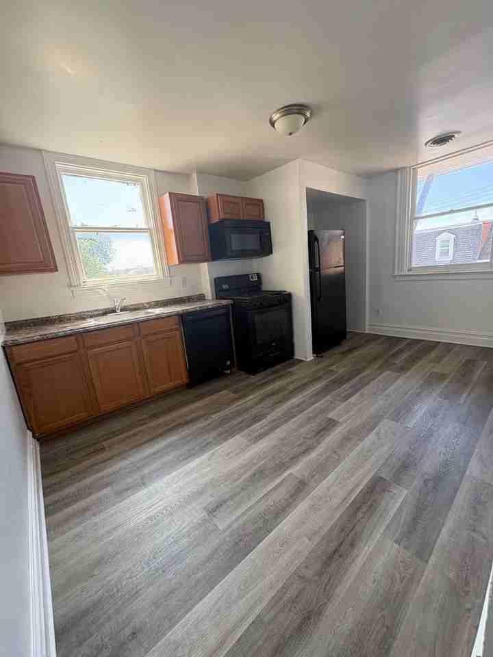 152 W King St #3 - Photo 5 of 12