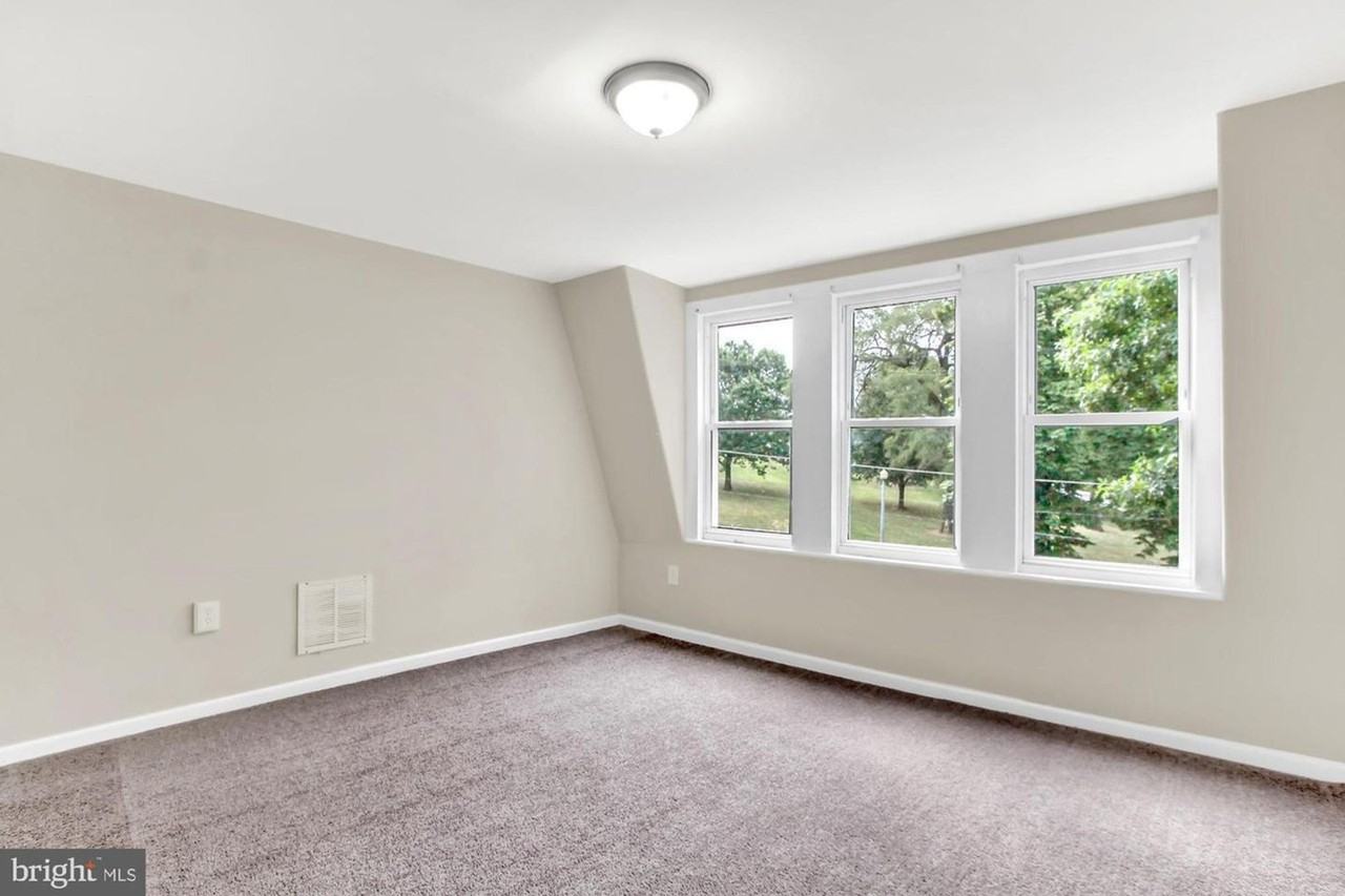 1814 Walnut St - Photo 3 of 19