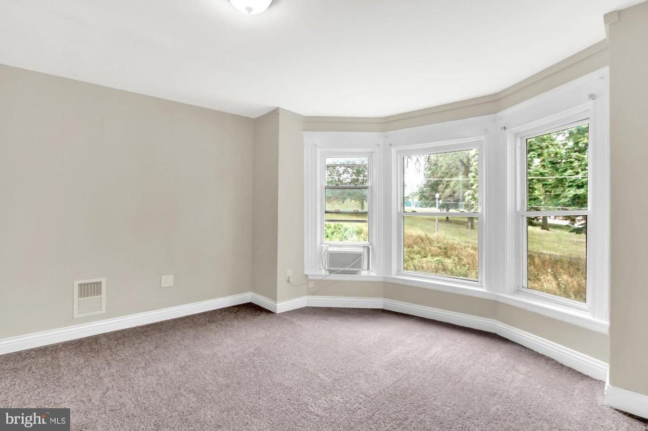 1814 Walnut St - Photo 6 of 19