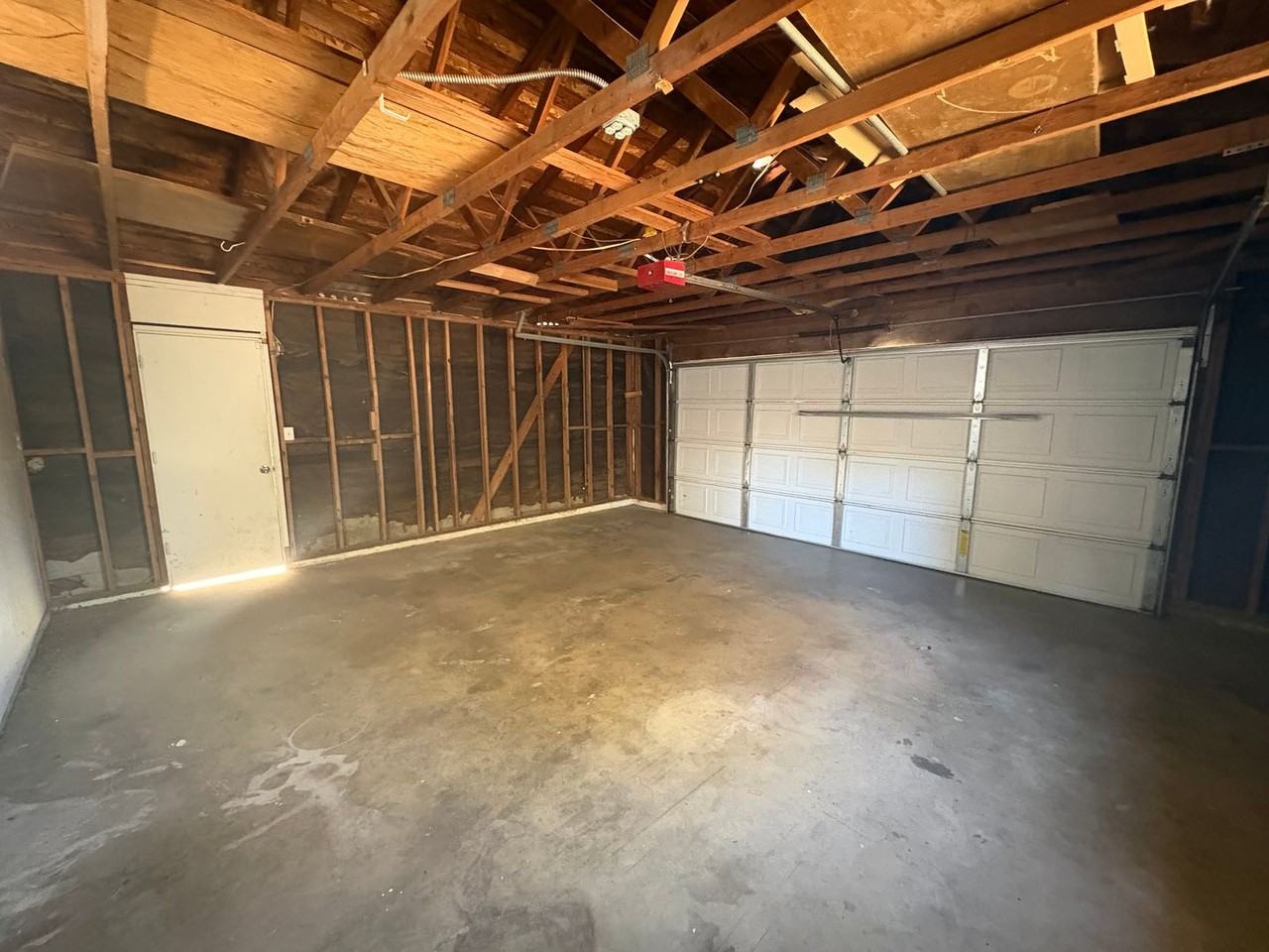 947 W Seeger Ave - Photo 3 of 34