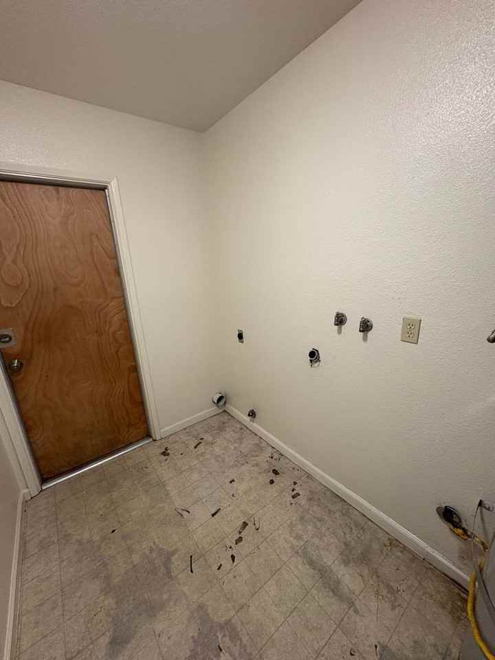 947 W Seeger Ave - Photo 5 of 34
