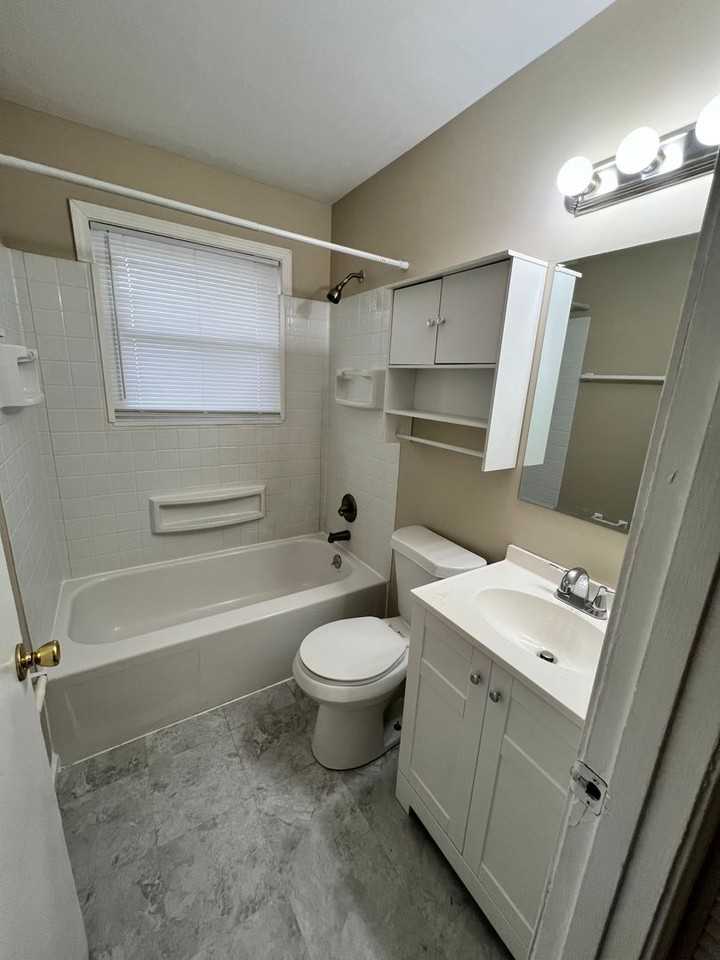 349 Knollwood Cir - Photo 7 of 9