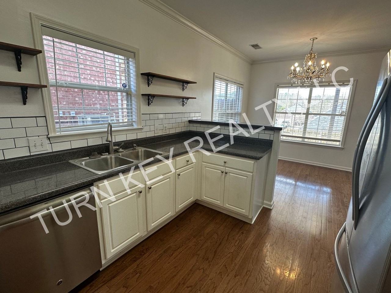 264 Springdale Dr - Photo 3 of 10