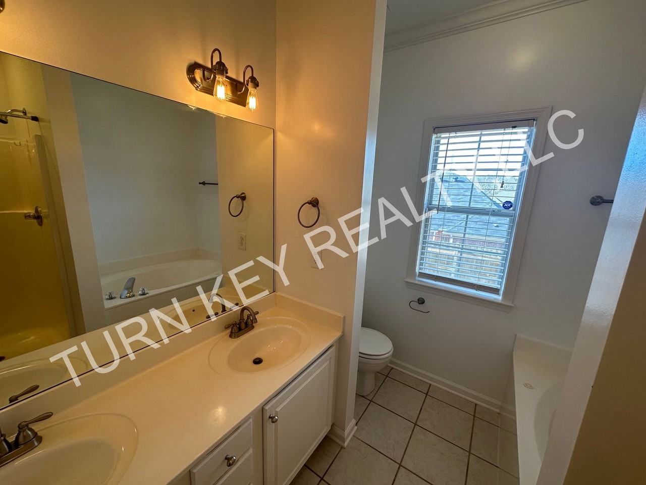 264 Springdale Dr - Photo 6 of 10