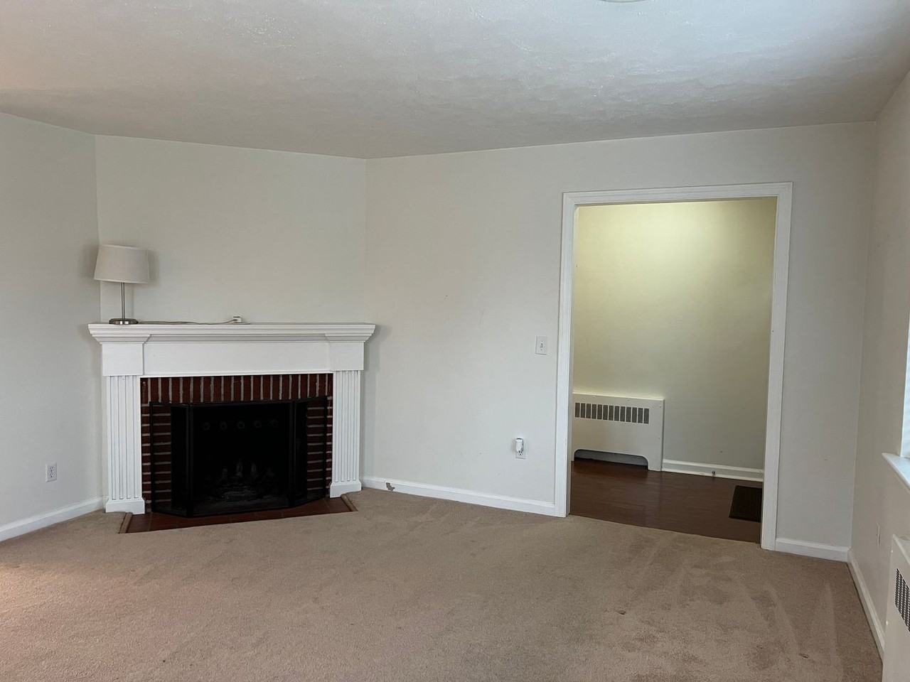405 Hemlock Dr Se - Photo 4 of 21