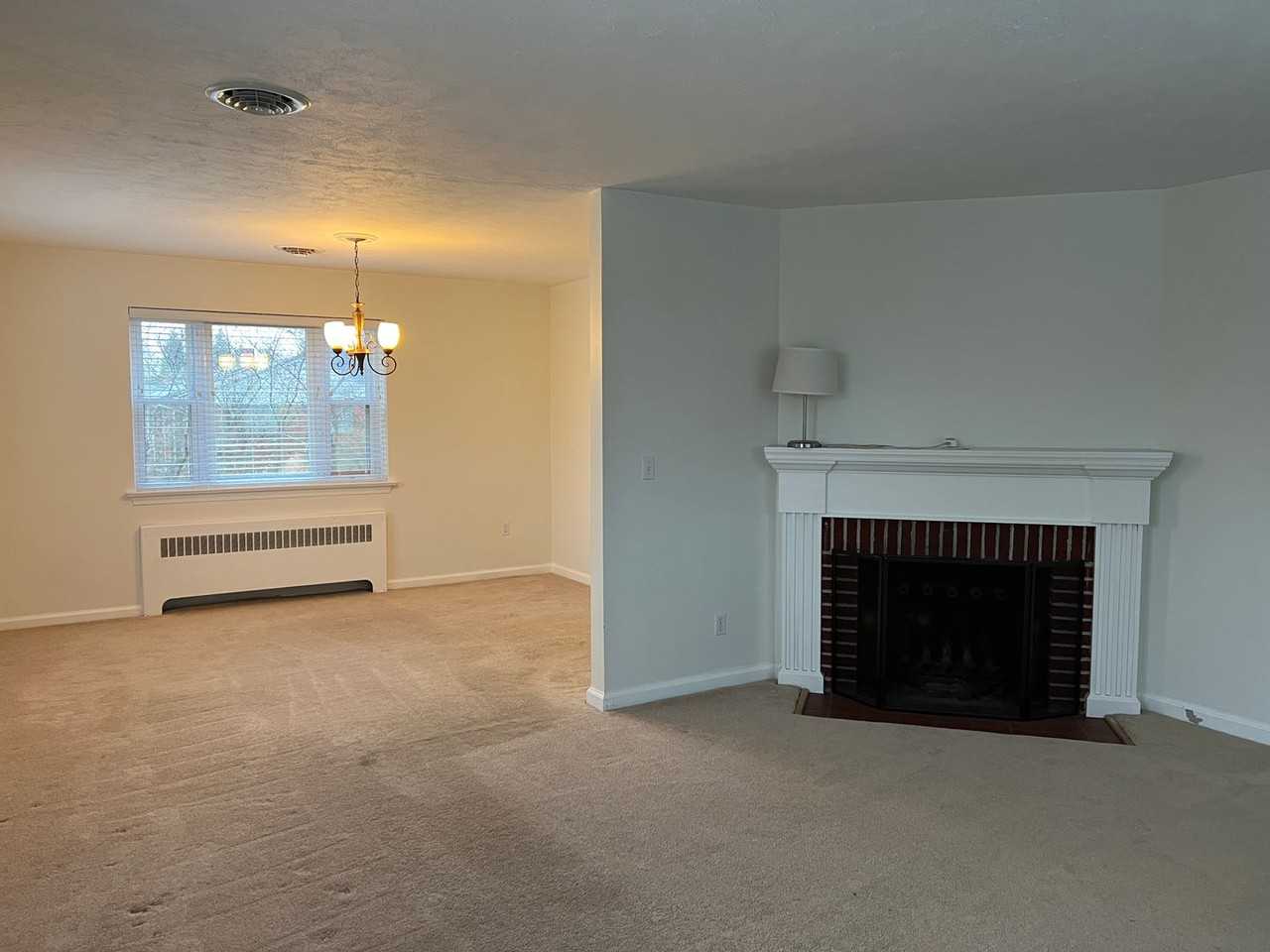 405 Hemlock Dr Se - Photo 5 of 21