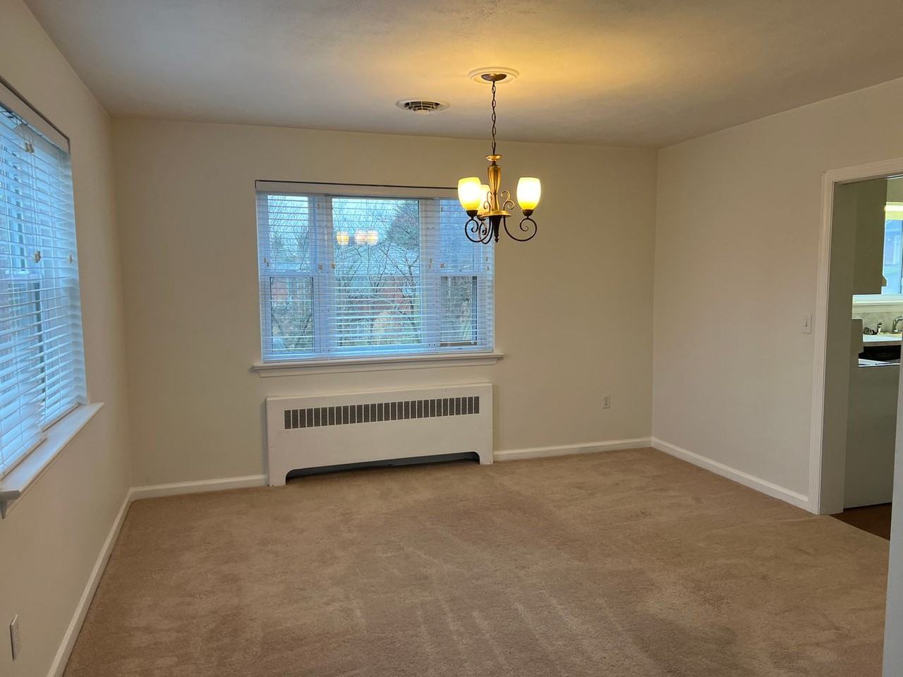 405 Hemlock Dr Se - Photo 6 of 21