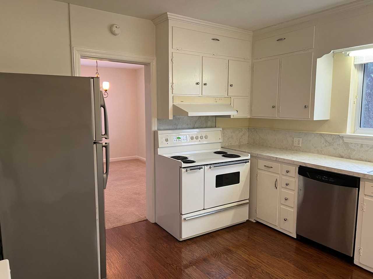 405 Hemlock Dr Se - Photo 7 of 21
