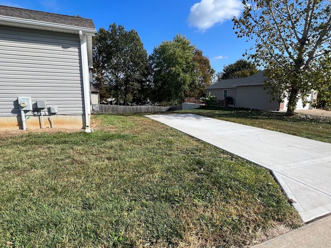 1942 Burlington Dr - Photo 2 of 15