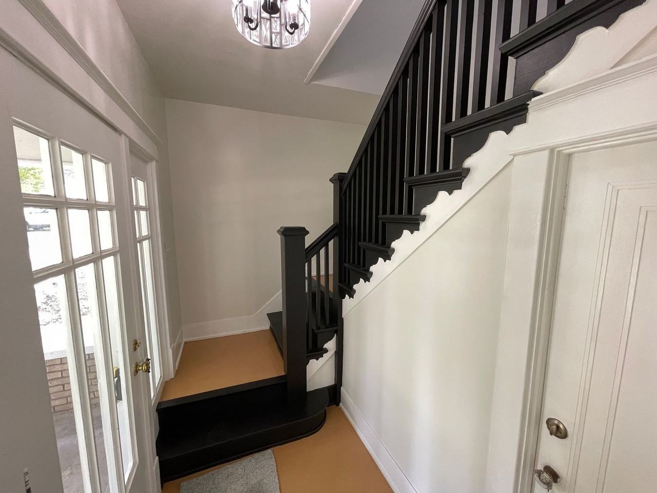 1320 Main St - Photo 5 of 26