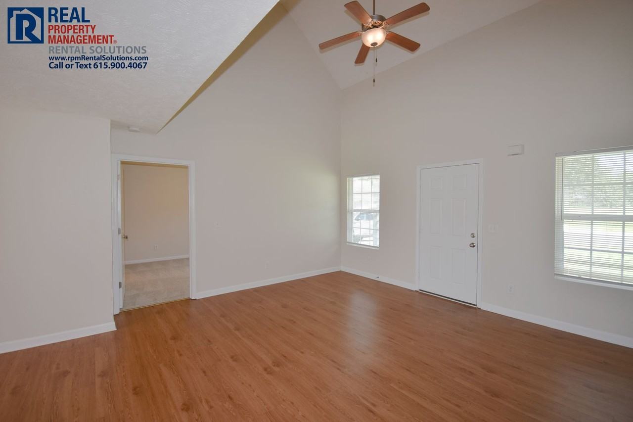 1561 Passage Dr - Photo 3 of 28
