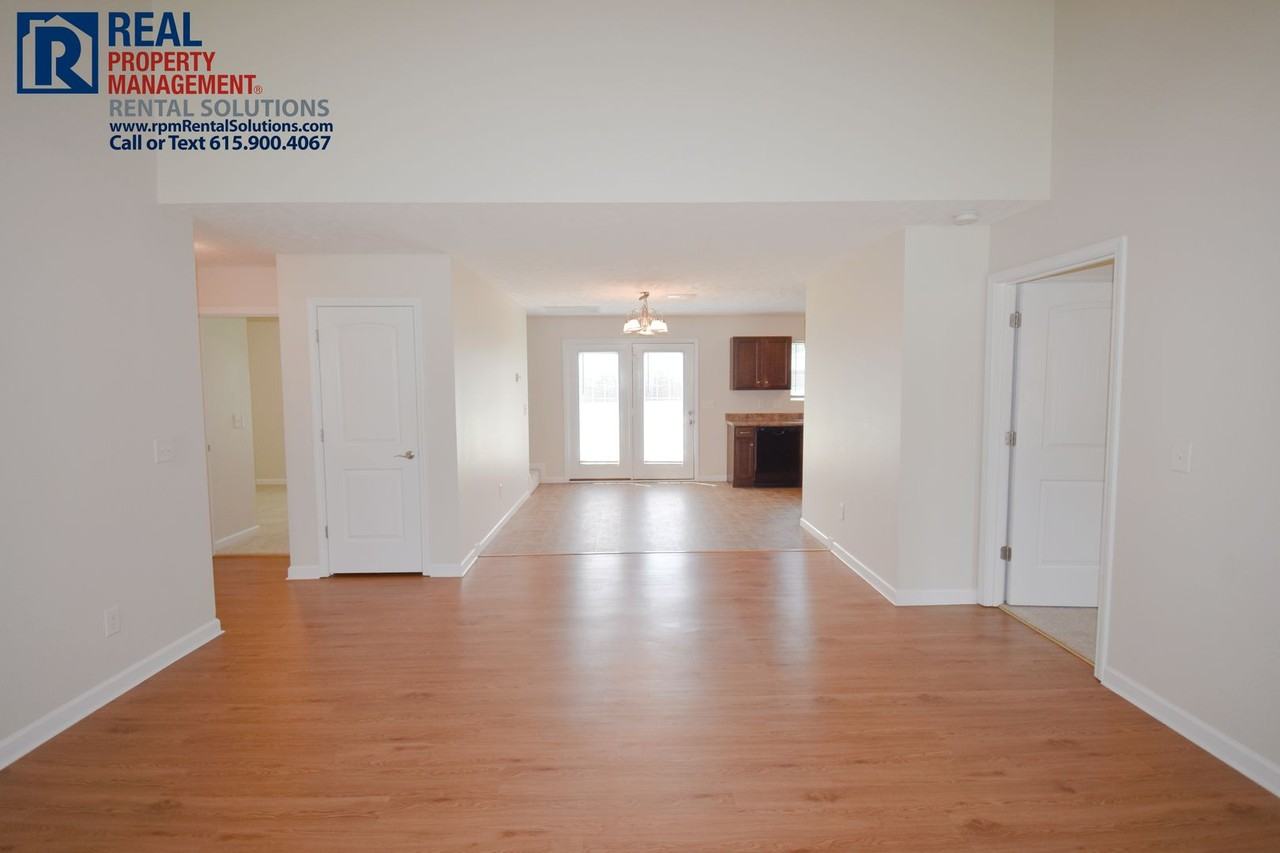 1561 Passage Dr - Photo 4 of 28