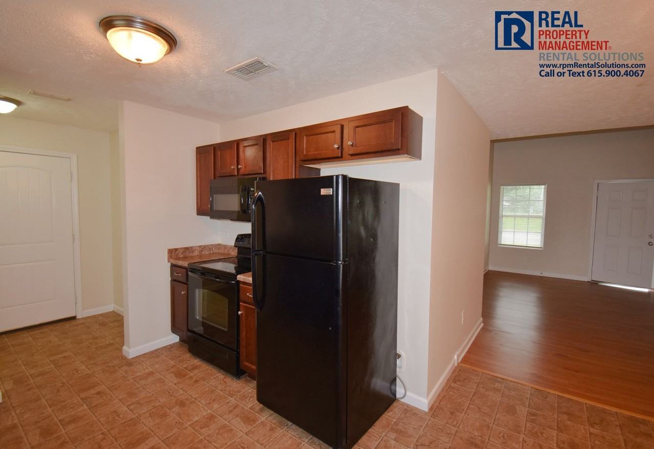 1561 Passage Dr - Photo 6 of 28