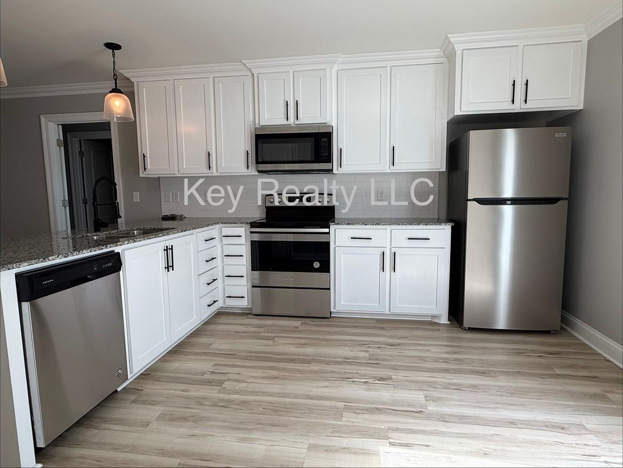3211 Stimson Ave - Photo 2 of 12