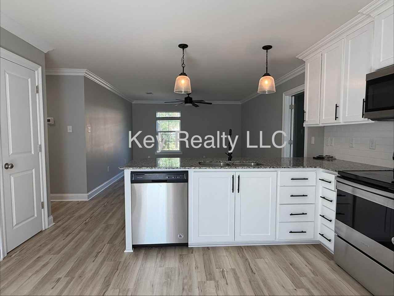 3211 Stimson Ave - Photo 3 of 12