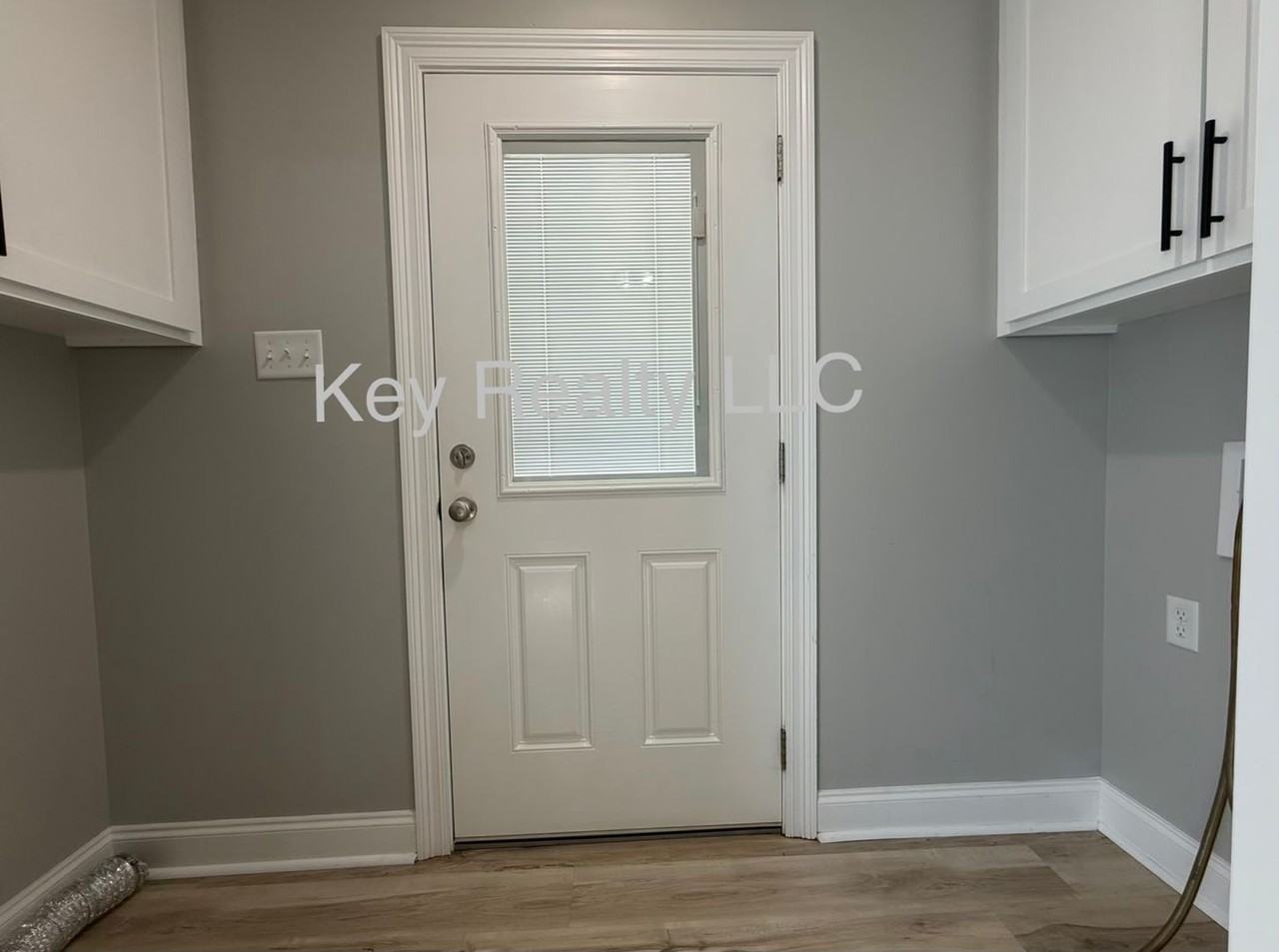 3211 Stimson Ave - Photo 4 of 12