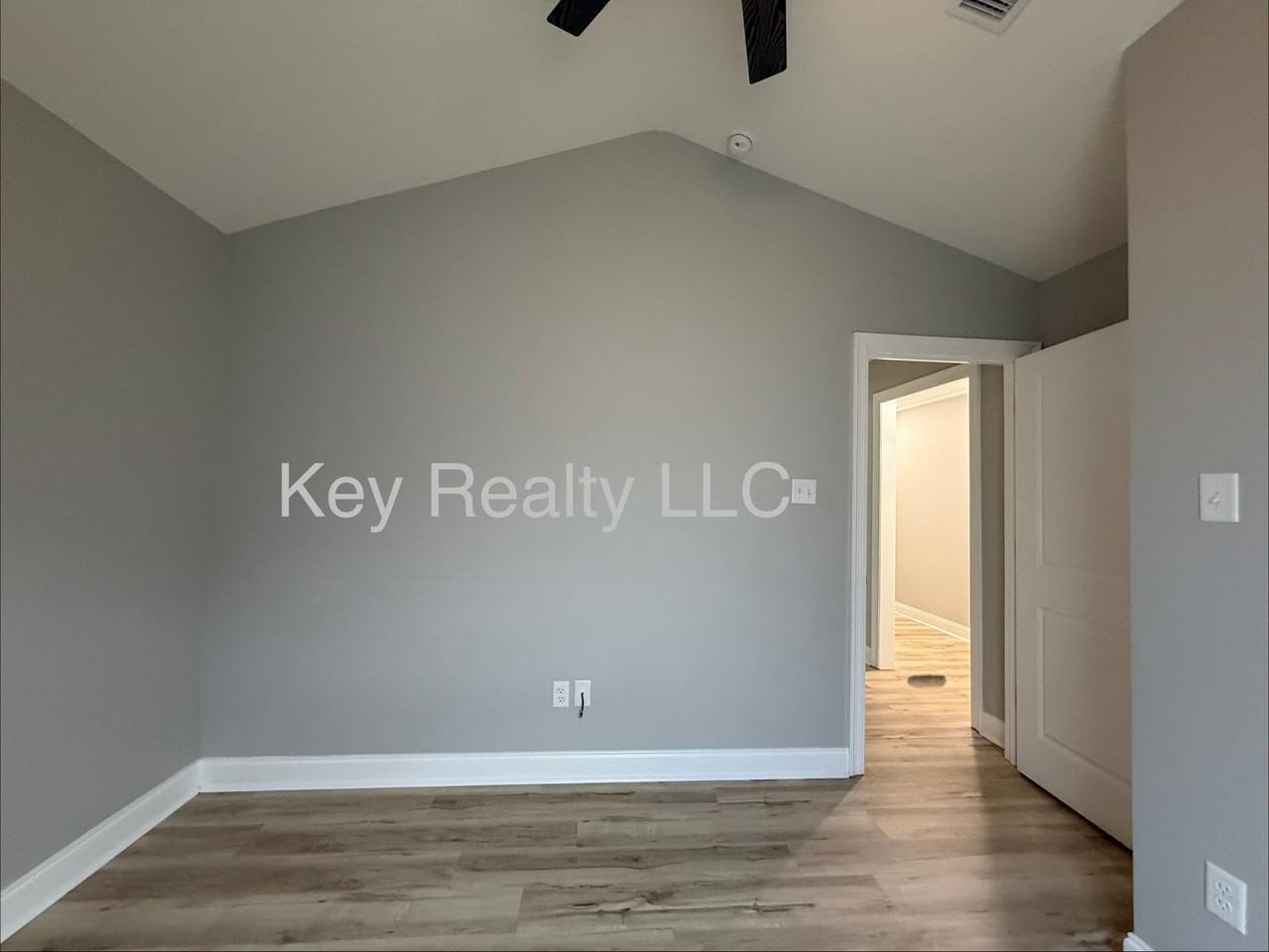 3211 Stimson Ave - Photo 6 of 12