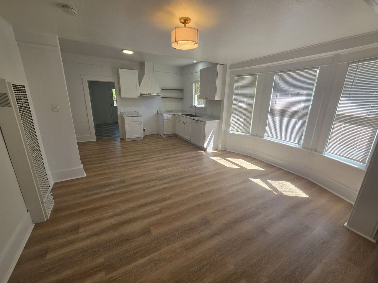 1314 Butte St - Photo 5 of 29
