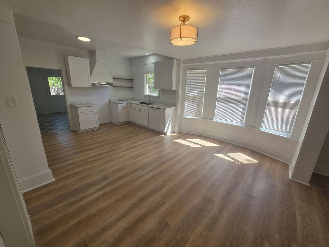 1314 Butte St - Photo 6 of 29